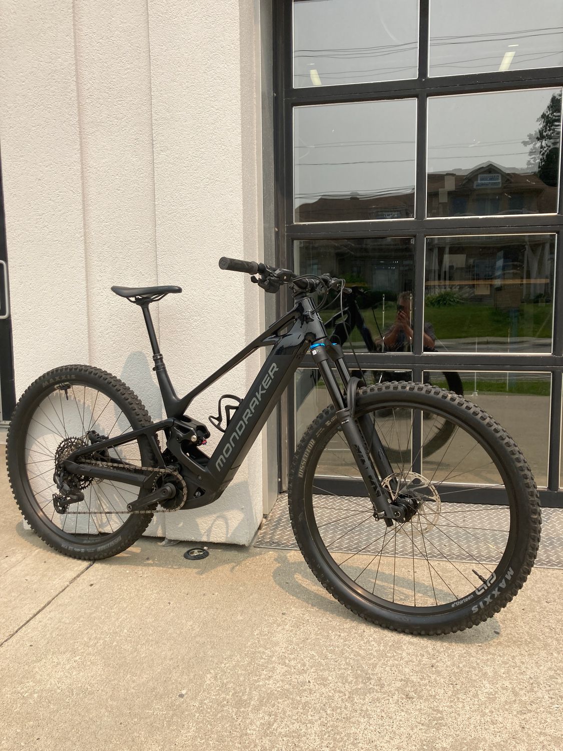 -DEMO- 2026 Mondraker Scree R Bosch Perf. CX - M/L - Noir ( superblack ) -DEMO- 2026 Mondraker Scree R Bosch Perf. CX - M/L - Noir ( superblack )