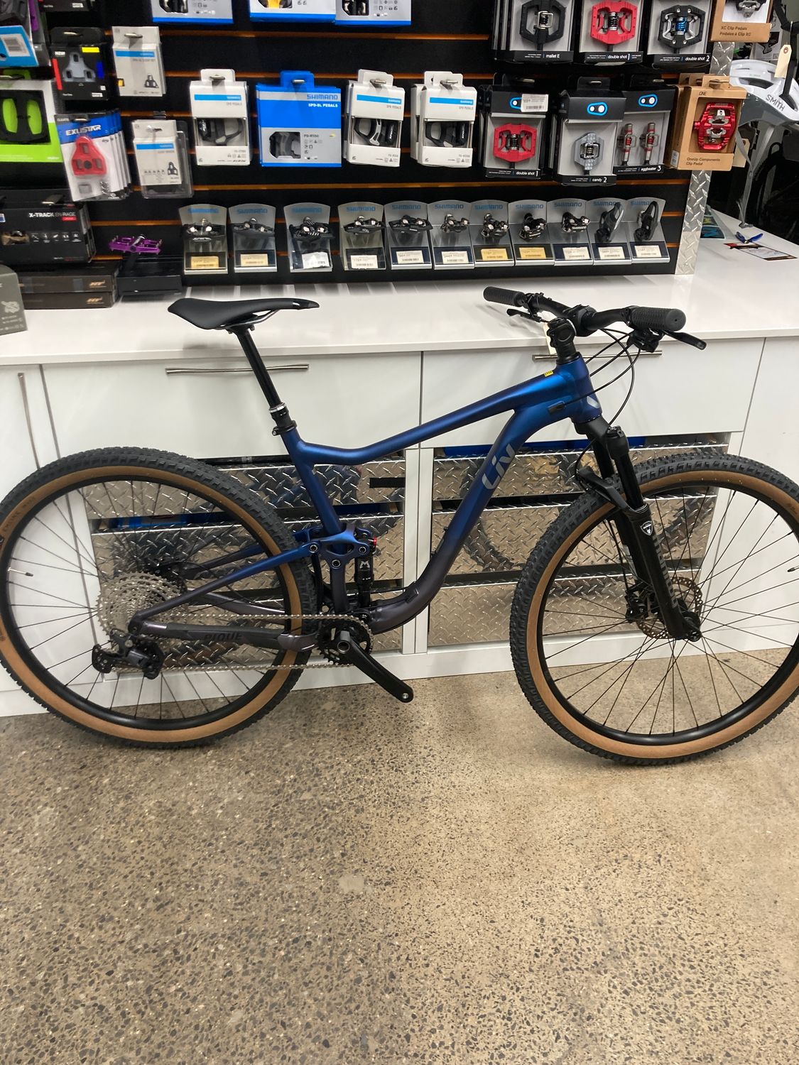 2020 Liv Pique montage Maison ( R.S. Recon silver / deore 12 vit. ) - Bleu - Large ( roues 29 ) 2020 Liv Pique montage Maison ( R.S. Recon silver / deore 12 vit. ) - Bleu - Large ( roues 29 )