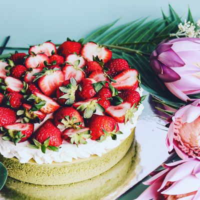 Strawberry &amp; Cream Delight - Round