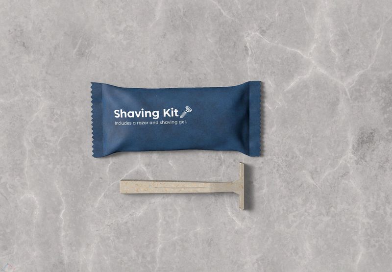 SHAVING KIT