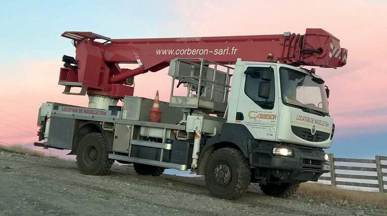 Nacelle 35 m sur poids lourd Multitel J 335