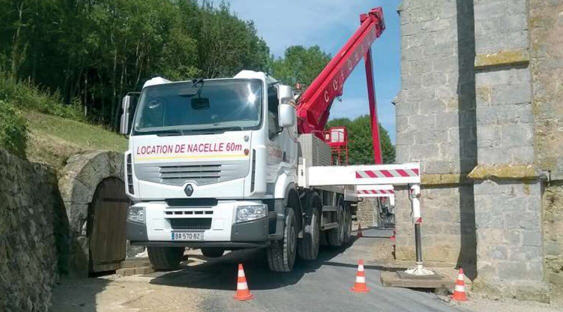 Nacelle 60 m sur poids lourd Multitel MJ 600