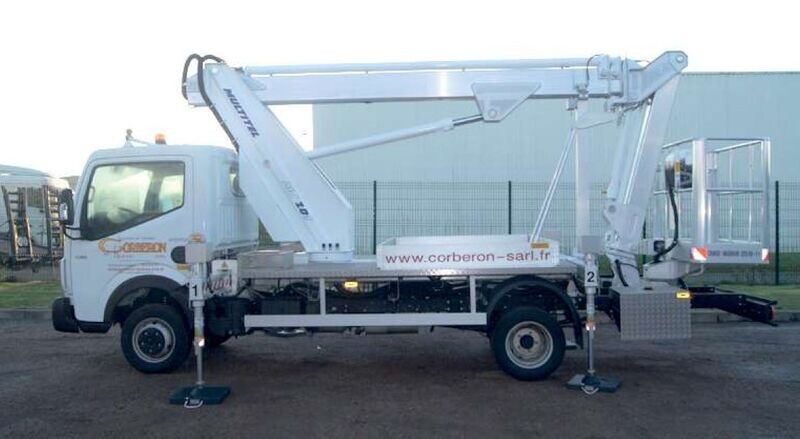 Nacelle 20 m sur véhicule léger Multitel MJ 201