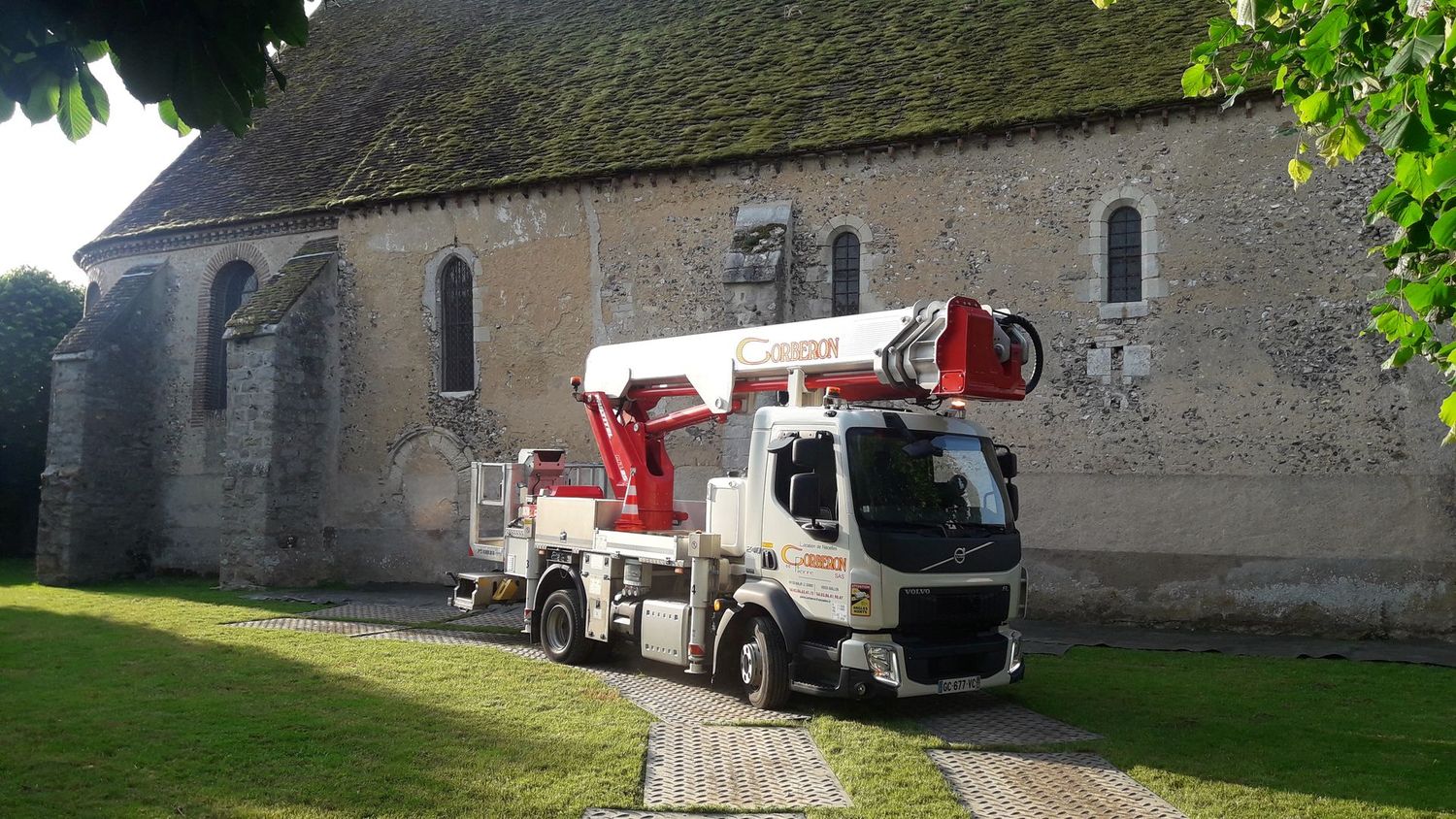 Nacelle 35 m sur poids lourd Multitel MZ 350