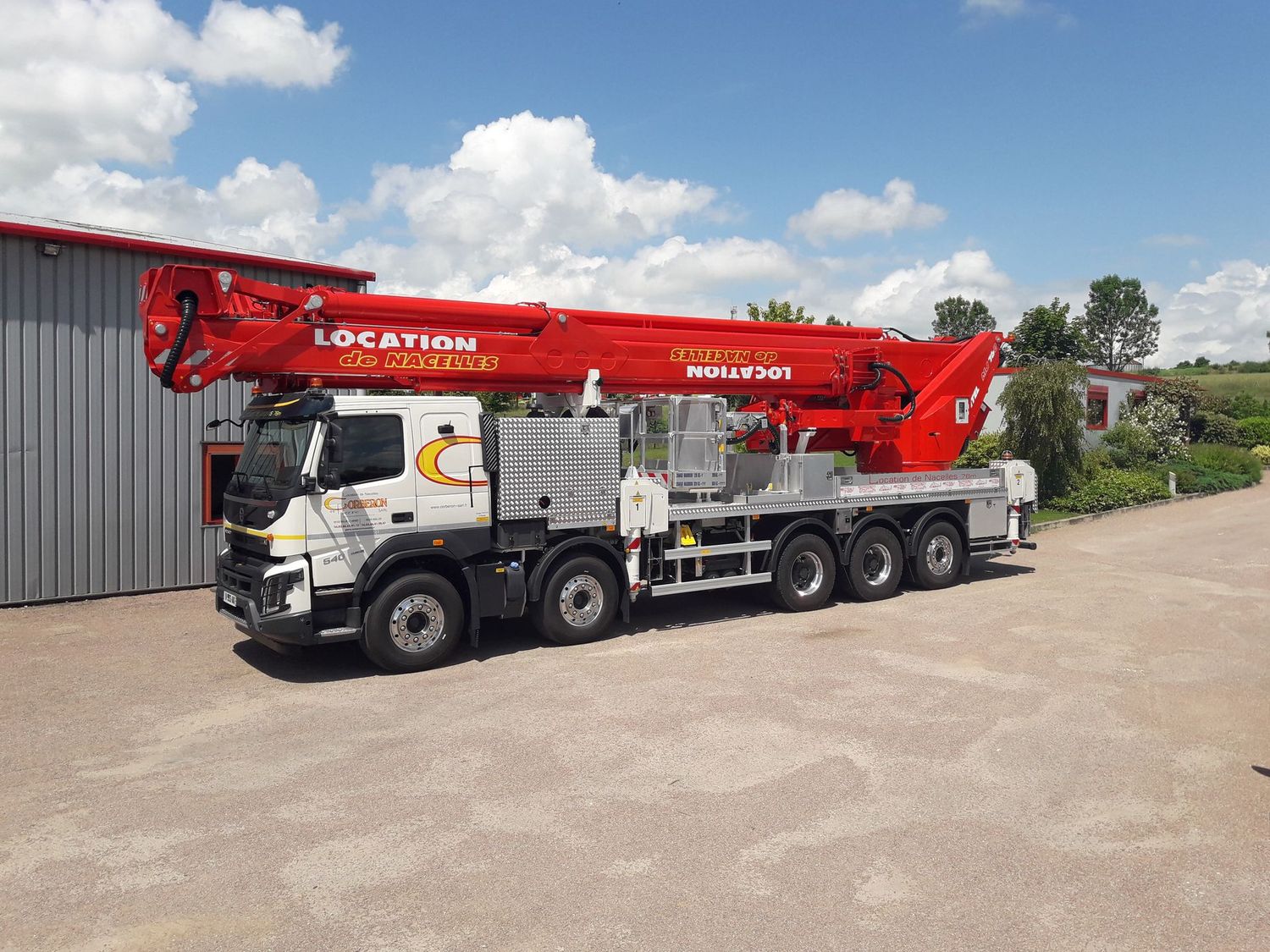 Nacelle 76 m sur poids lourd Multitel MJ 760