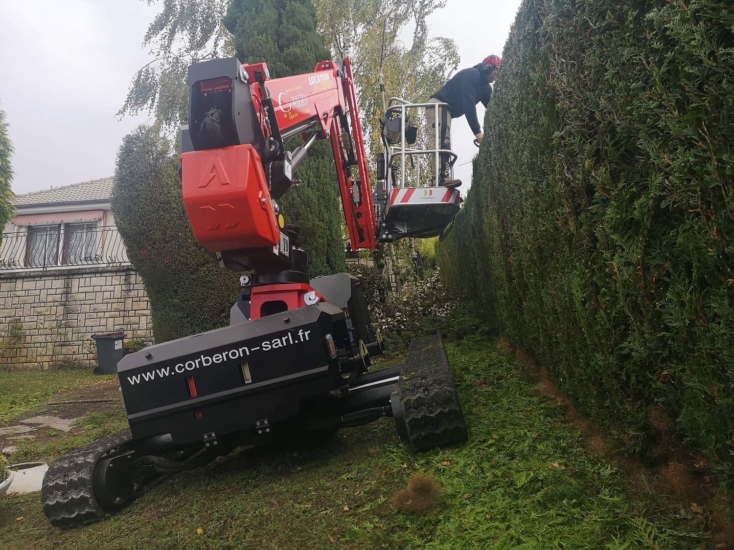 Nacelle automotrice 12 m sur chenilles Almac Jibbi 1250 EVO