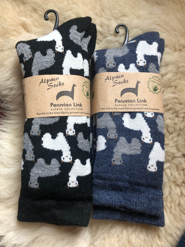 Alpaca Motif Sock