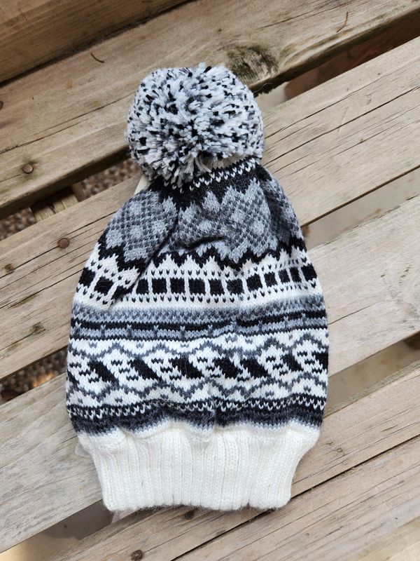 Artesania Printed Pom Pom Hat