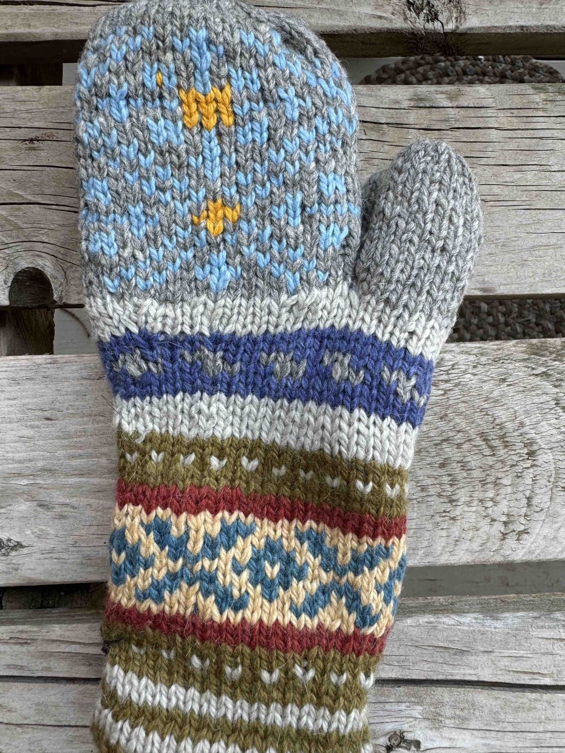Artesania Snowflake Mitten, Color: Grey