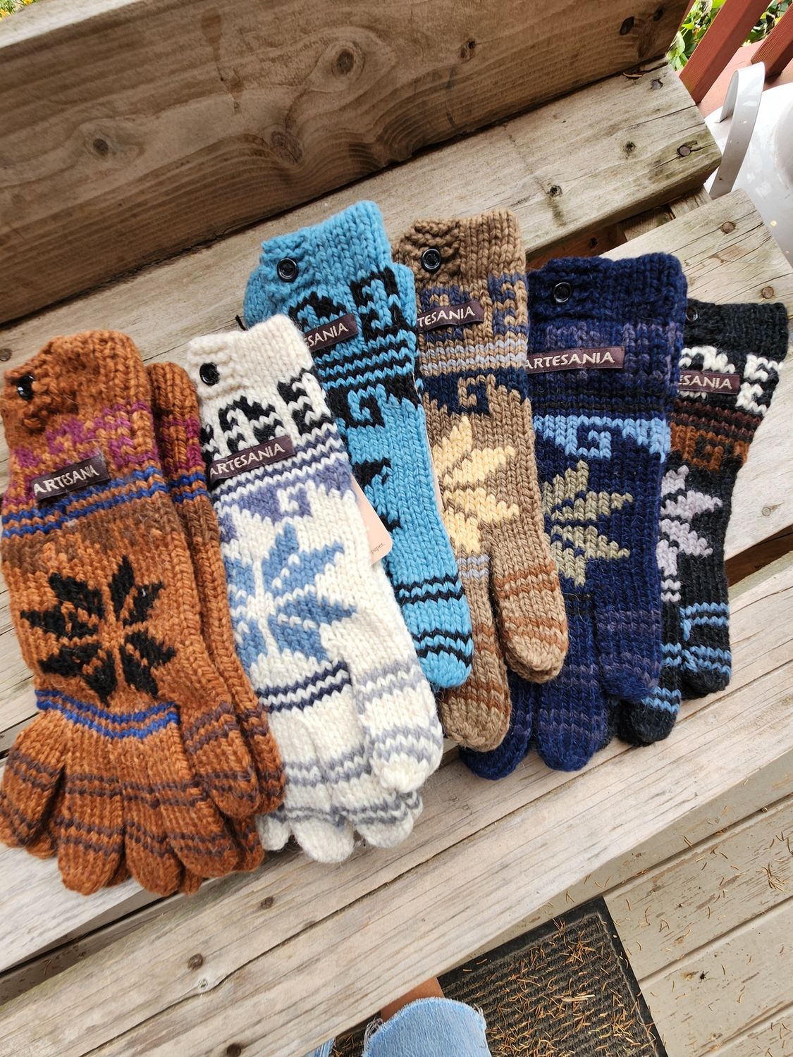 Artesania Snowflake Glove