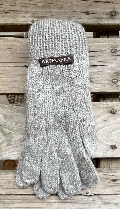 Artesania Natural Cable Knit Glove