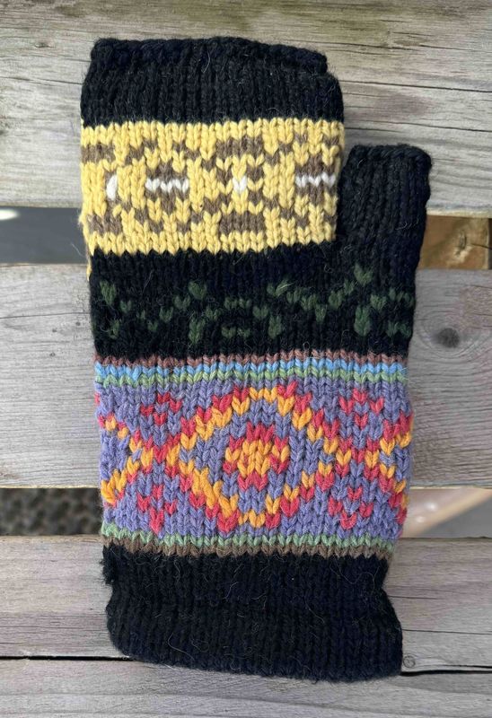 Artesania Colorful Gauntlet