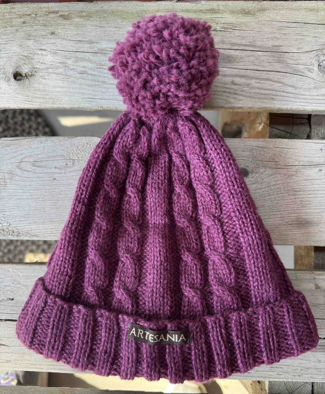 Artesania Pom Pom Hat