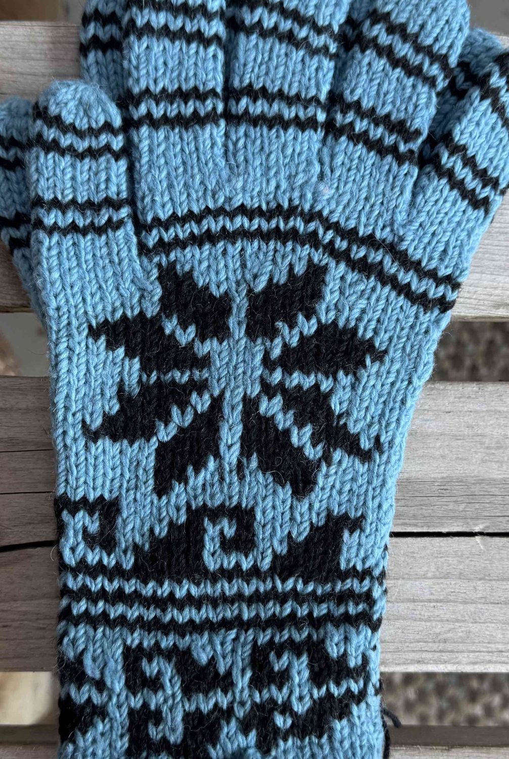 Artesania Snowflake Glove, Color: Baby Blue