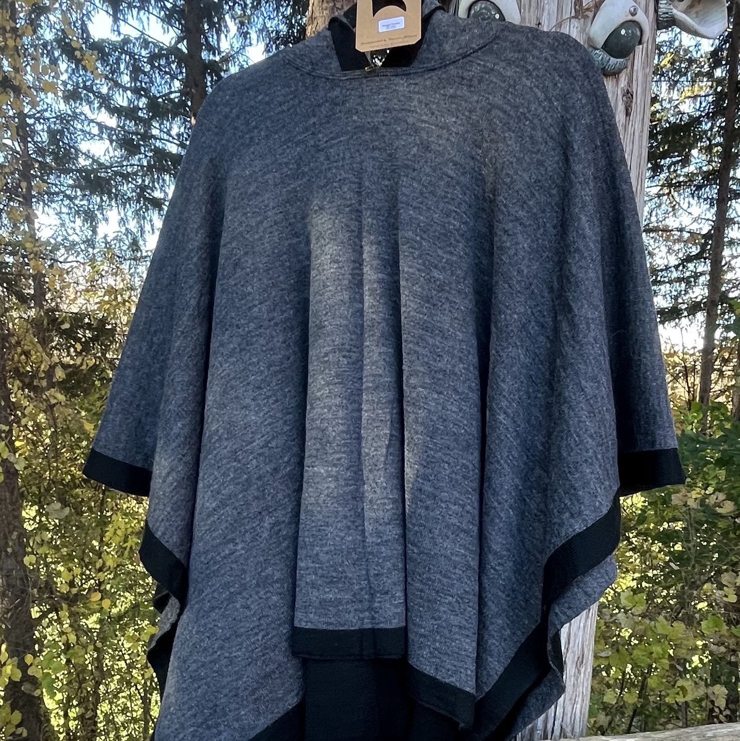 Catalonia Alpaca Poncho, Color: Silver