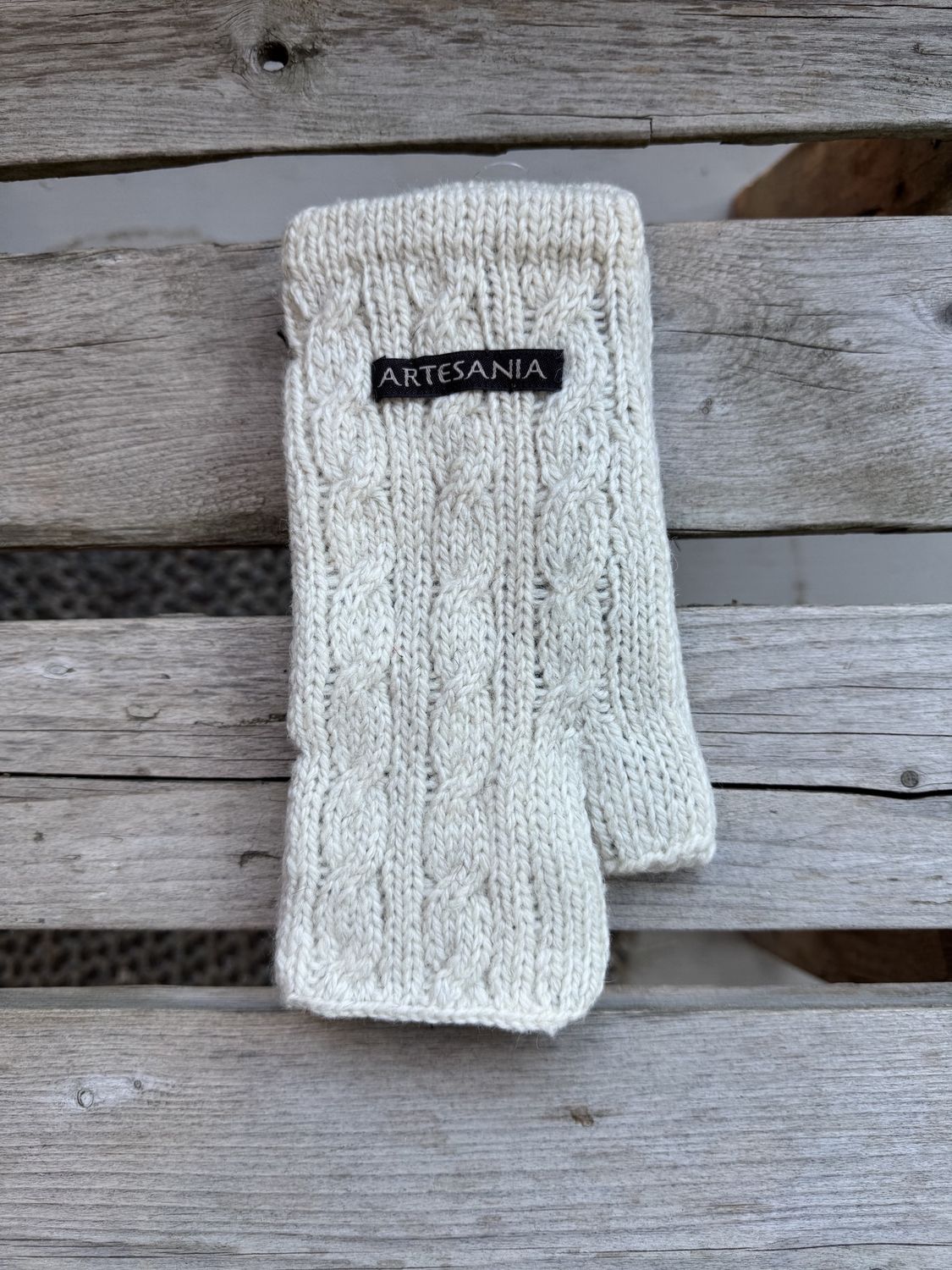 Artesania Cable Knit Gauntlet, Color: Ivory
