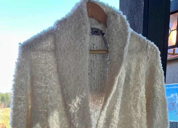 Boucle Lounger, Color: Ivory