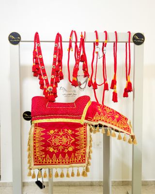 سرج عربي بشرابة عادي مع طقم صوف