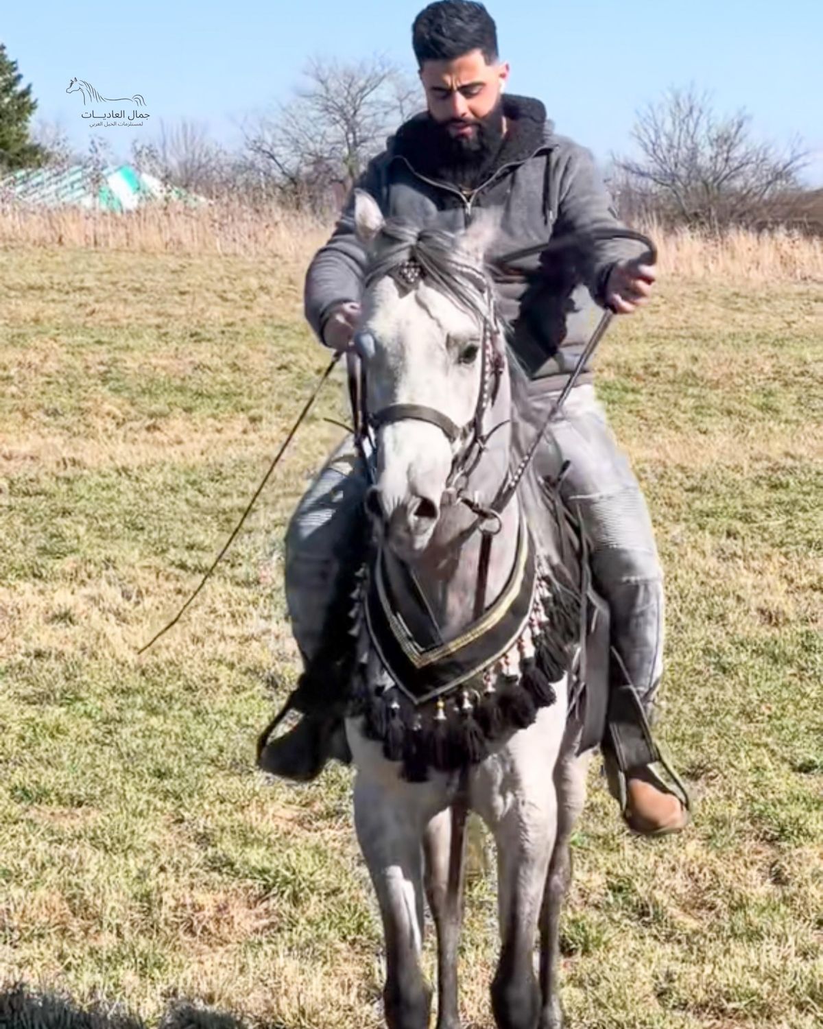 صدرية مخمل بشرابة صوف غزل يدوي