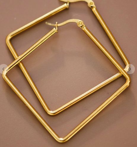 18k Square Hoop Tarnish Free