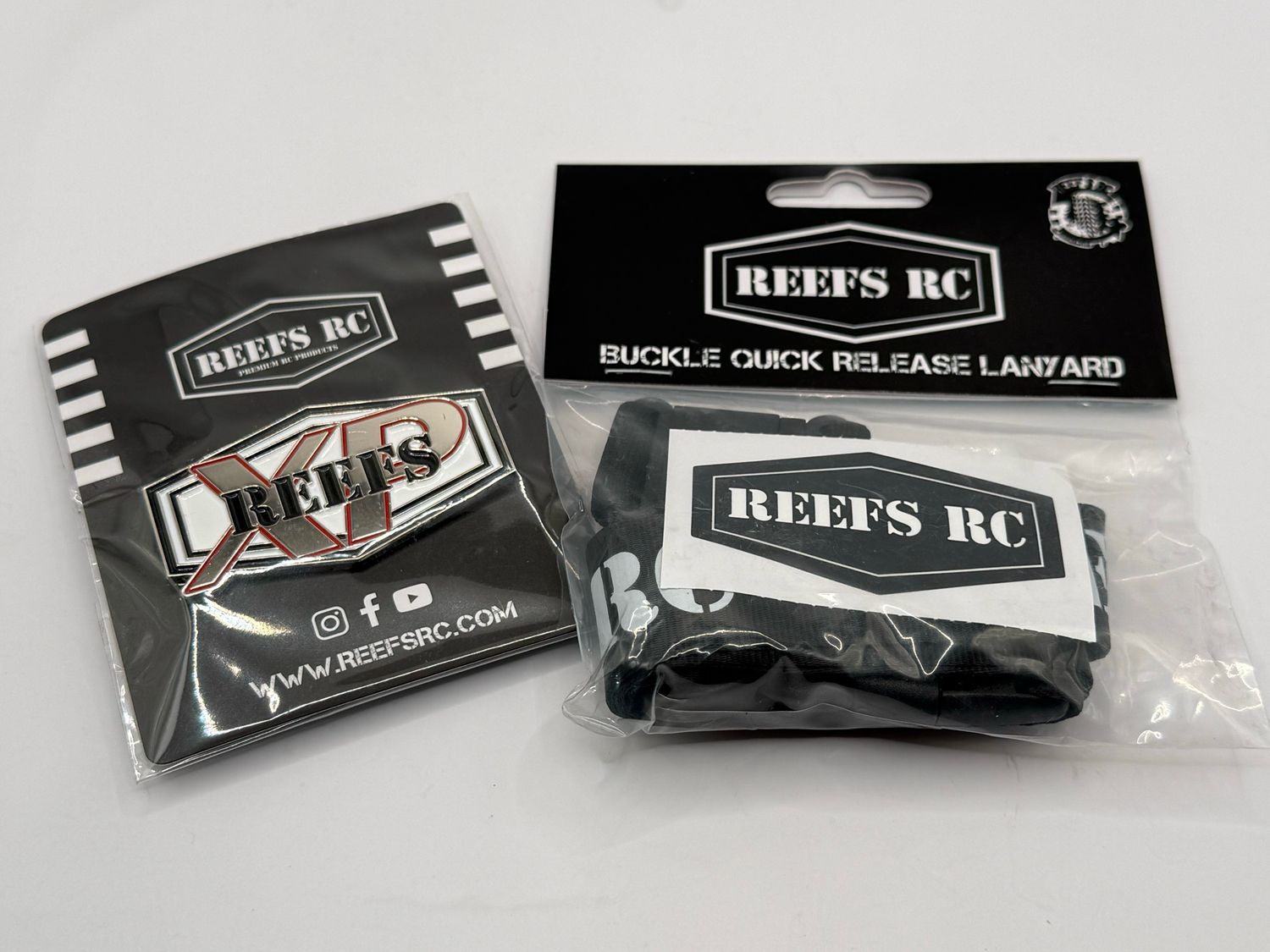 Reefs pin and lanyard