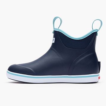 XtraTuf Women&#39;s 6&quot; Ankle Deck Boot Navy