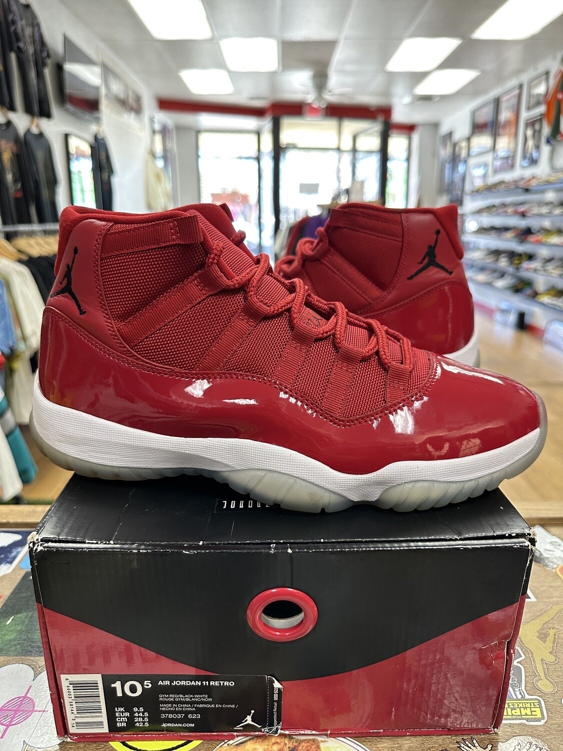 Pre Owned Jordan 11 Retro Win Like 96 Size 10.5