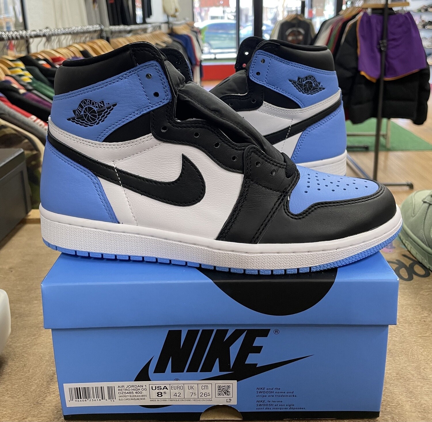 DS Jordan 1 Retro High OG UNC Toe Size 8.5