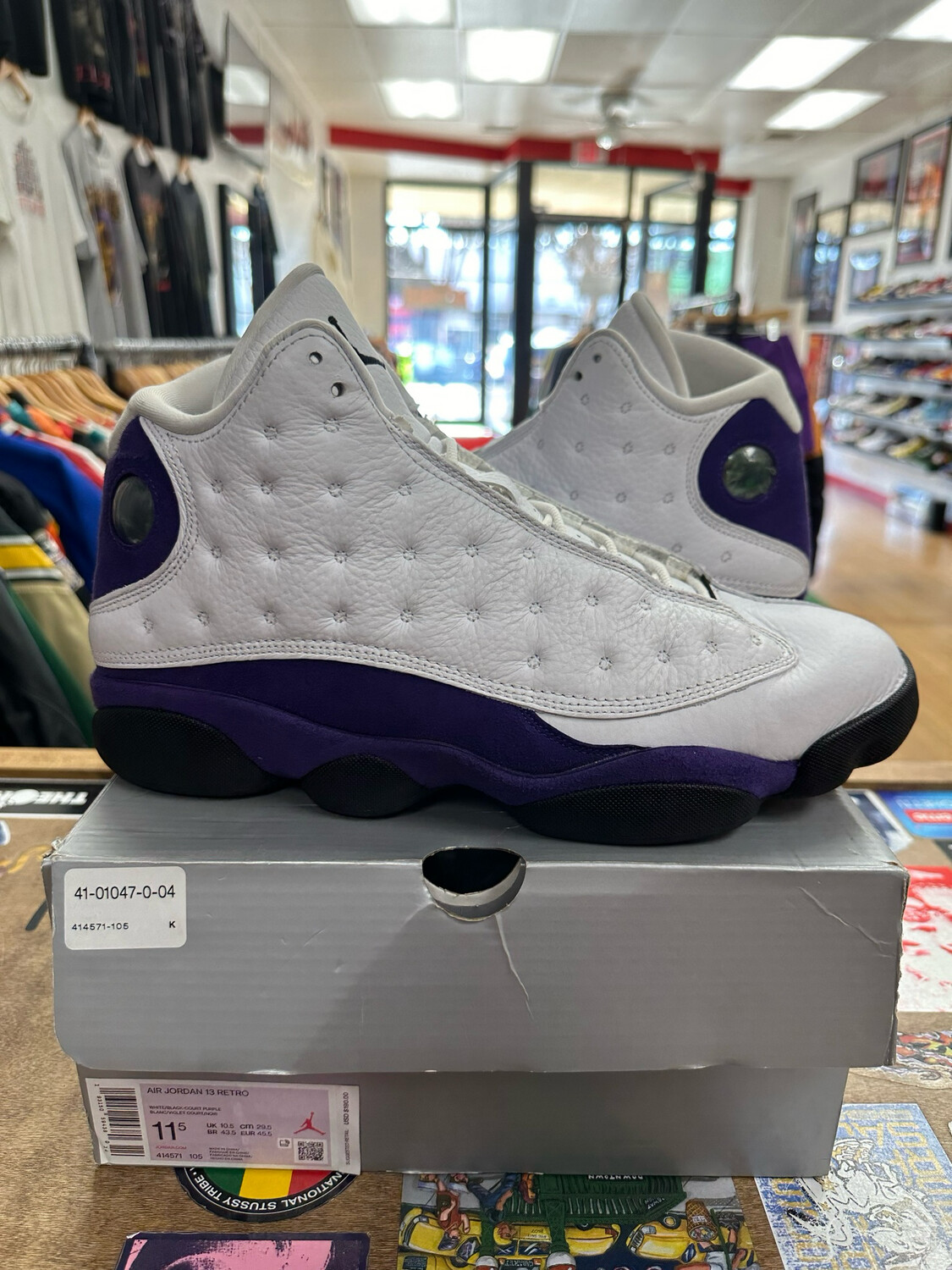 Pre Owned Jordan 13 Lakers Size 11.5