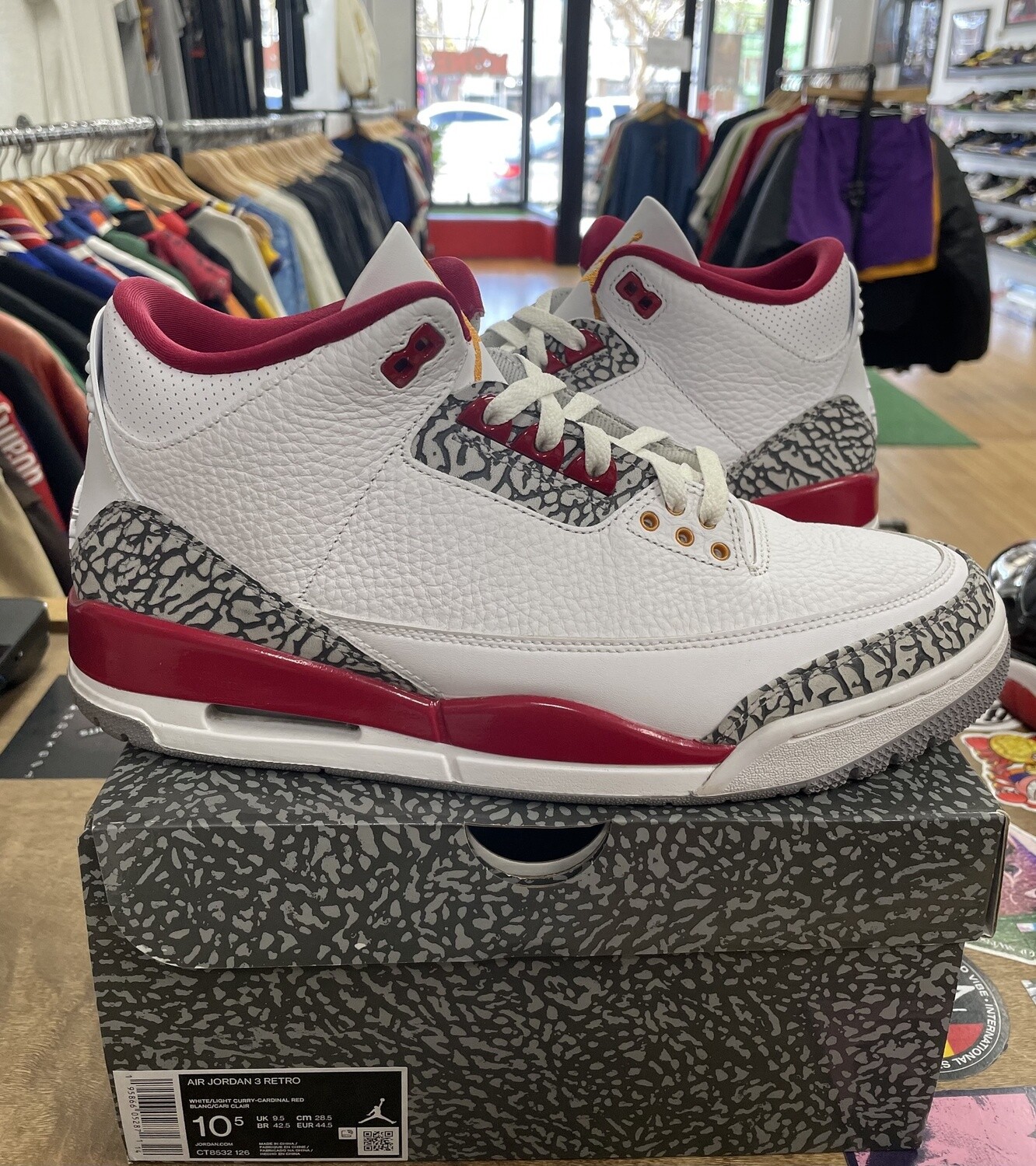 Pre Owned Jordan 3 Cardinal Size 10.5