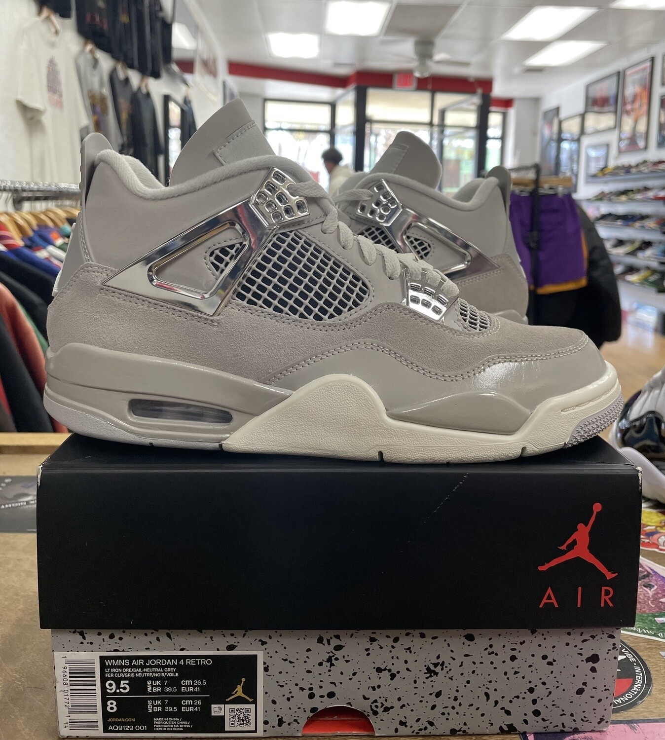 Pre Owned Jordan 4 Frozen Moments Size 8M