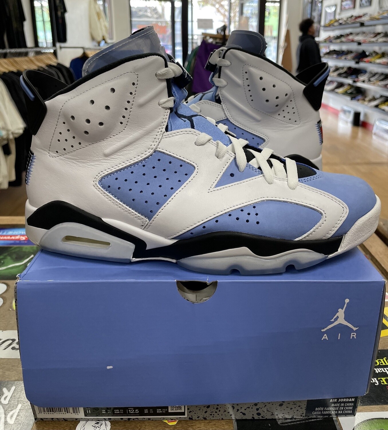 Pre Owned Jordan 6 UNC Size 11