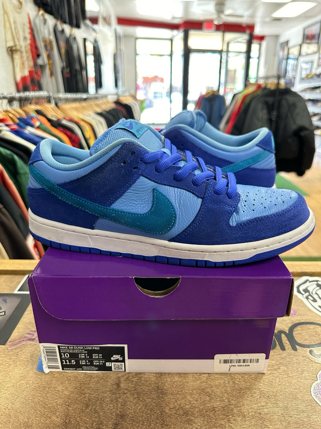 Pre Owned Nike SB Raspberry Size 10