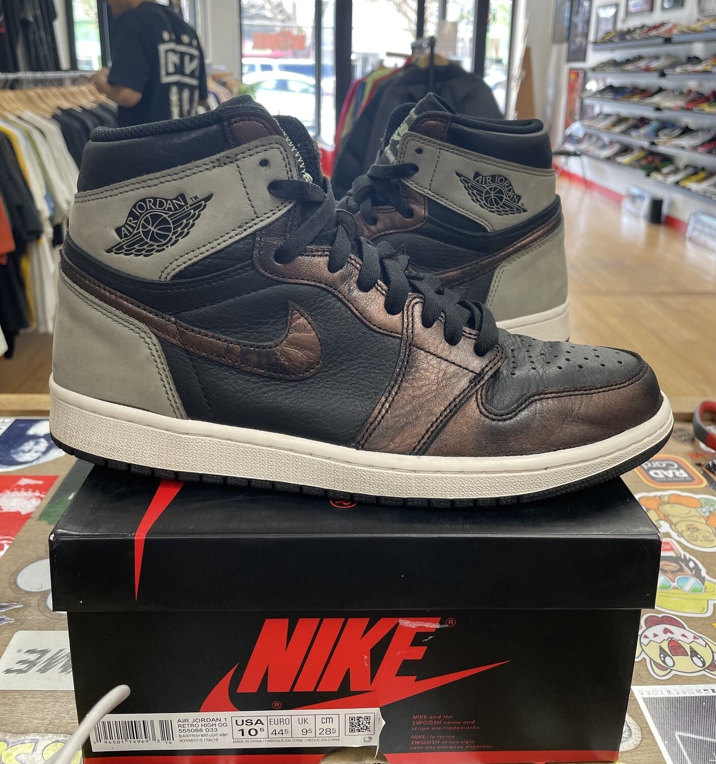 Pre Owned Jordan 1 Retro High Light Army Rust Patina Size 10.5