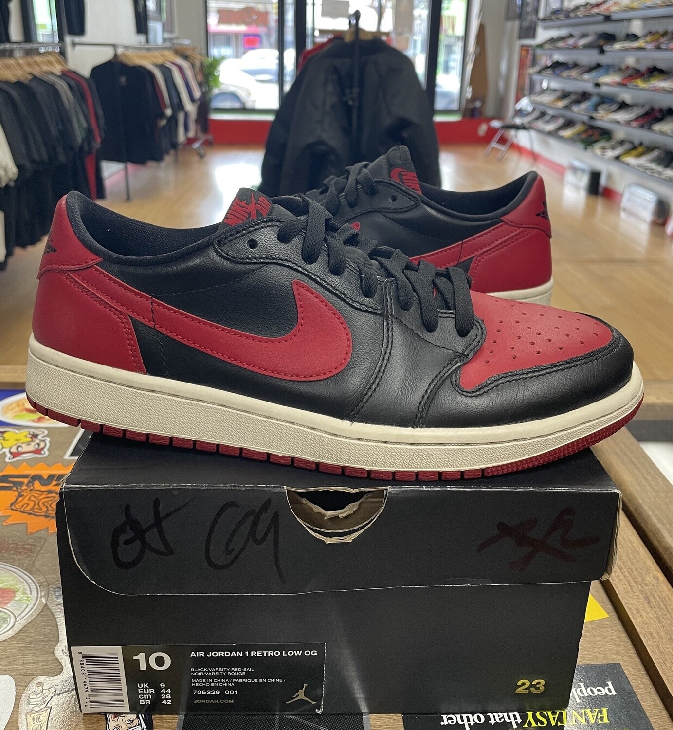 Pre Owned Jordan 1 Retro Low Bred (2015) Size 10