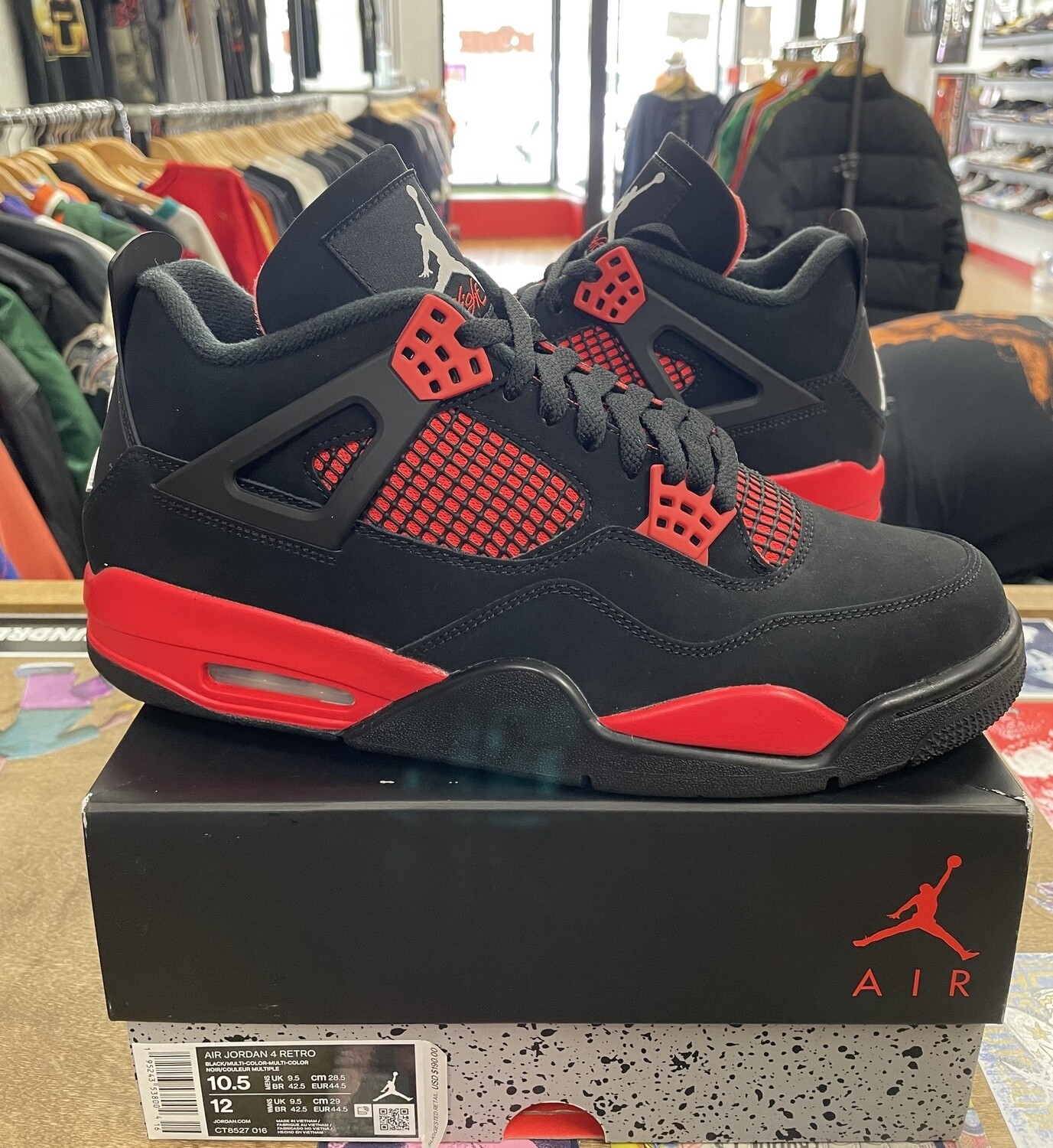 DS Jordan 4 Retro Red Thunder Size 10.5