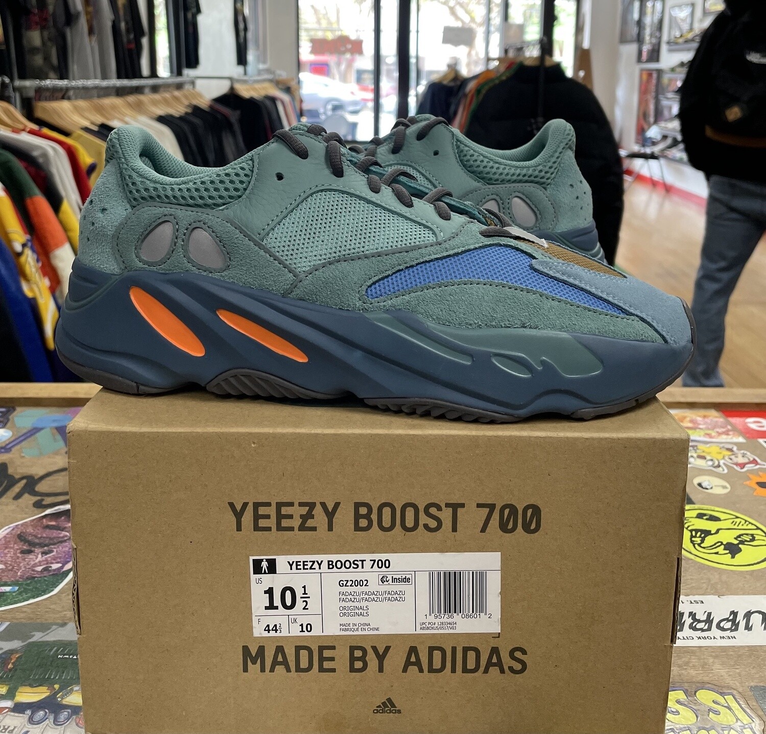 Ds Yeezy 700 Faded Azure Size 10.5