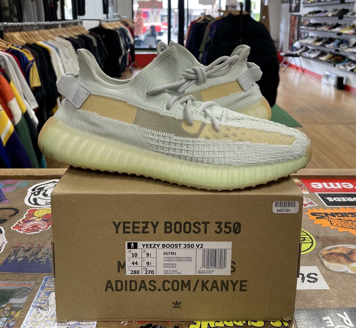 Pre-Owned Yeezy 350 V2 Hyperspace Size 10