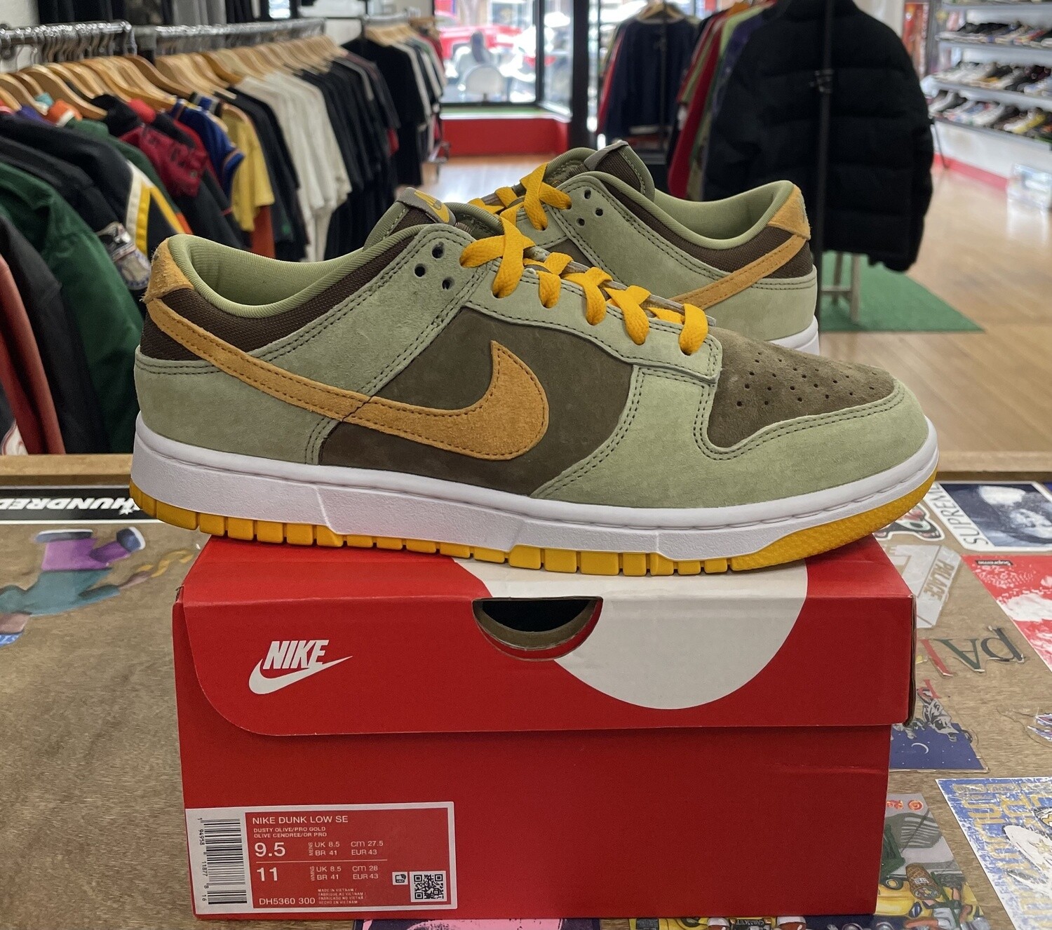 Pre-Owned  Nike Dunk Low Dusty Olive Size 9.5