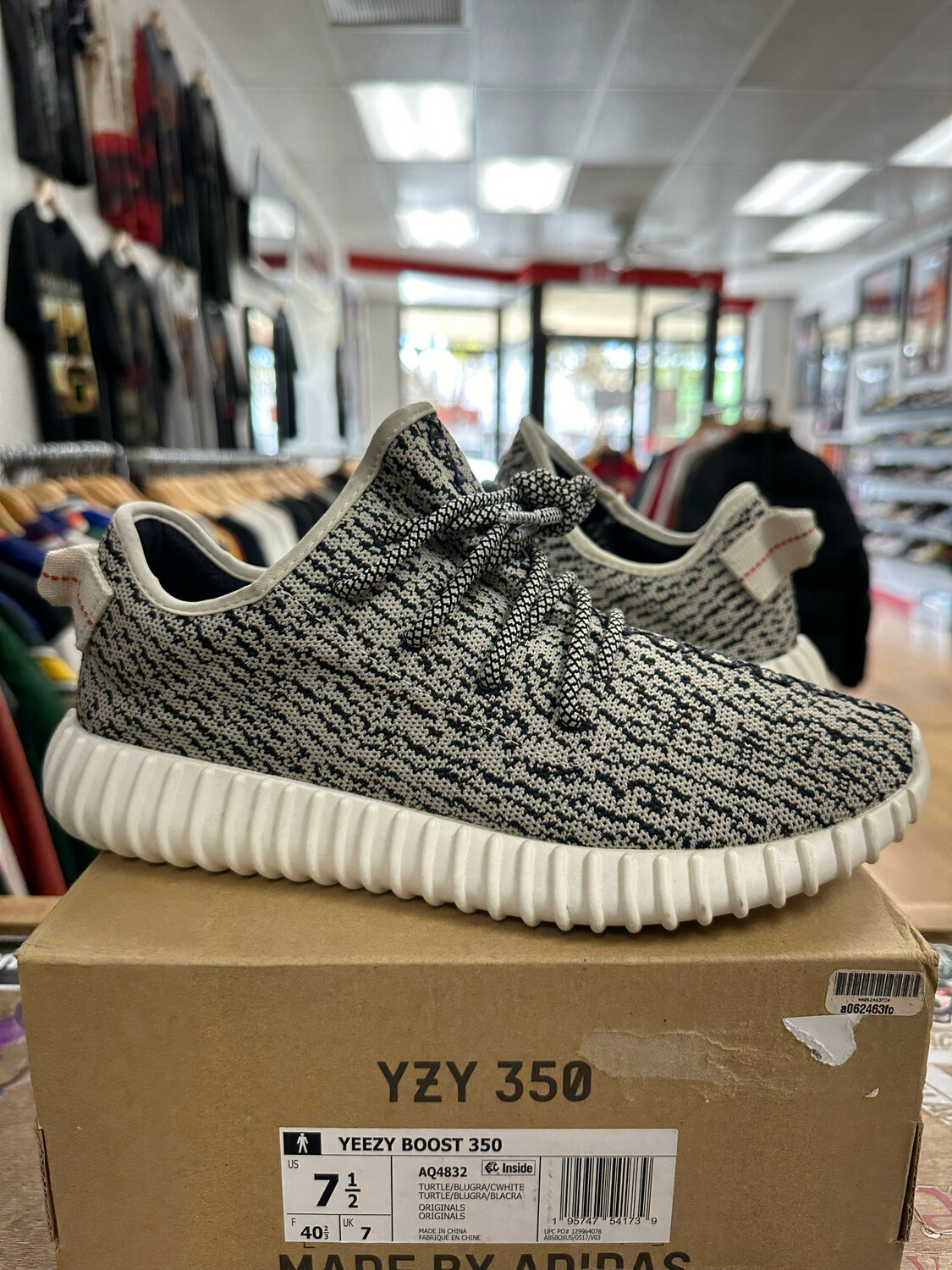 Pre-Owned Yeezy 350 Turtledove Size 7.5