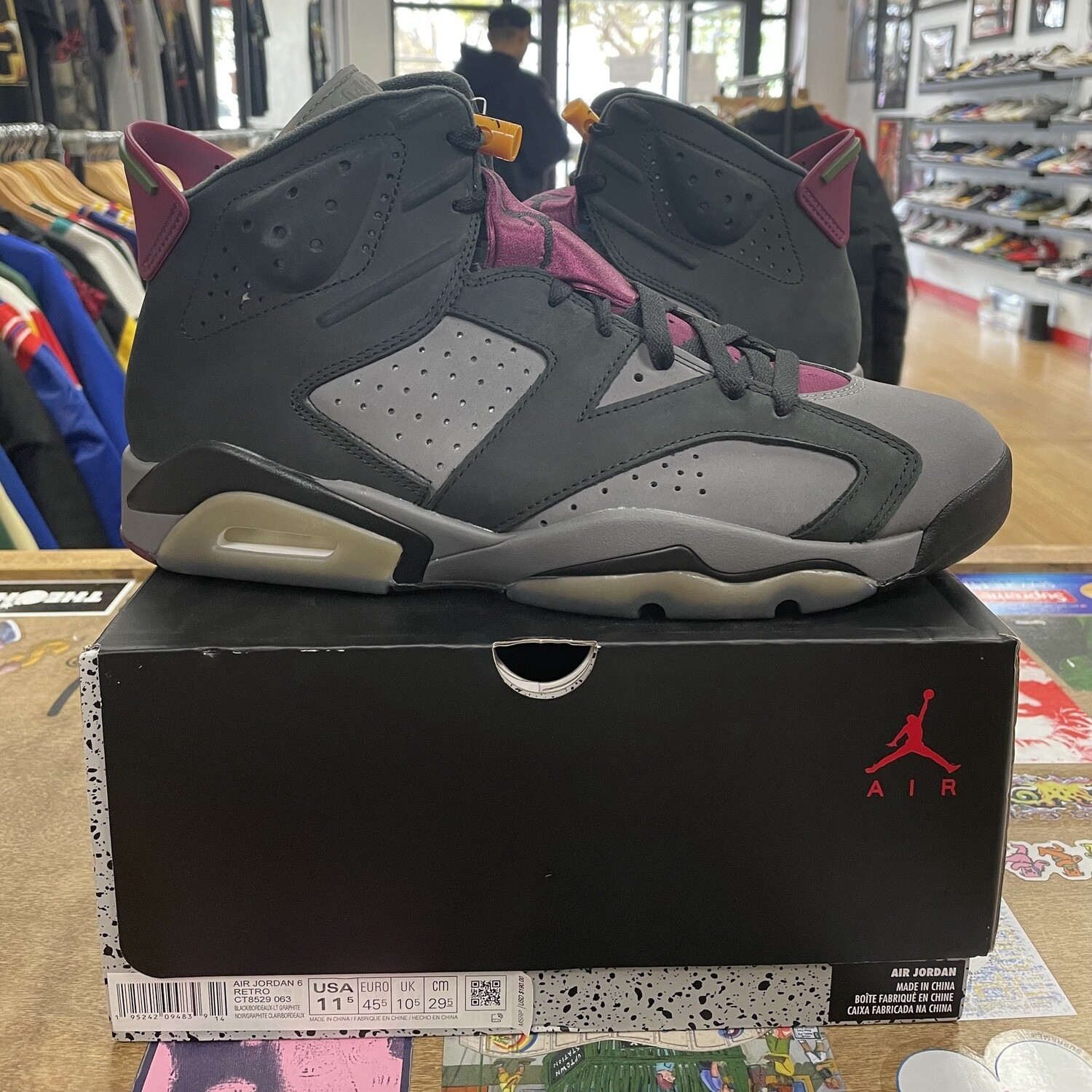 DS Jordan 6 Retro Bordeaux Size 11.5