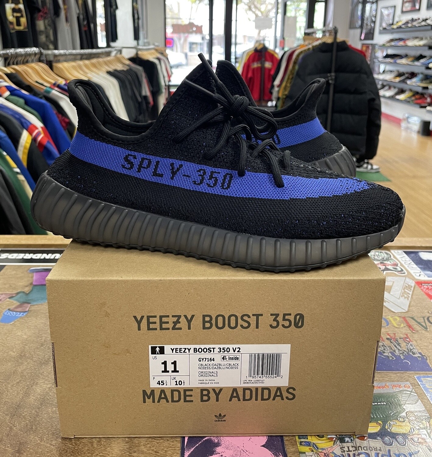 DS Adidas Yeezy 350 V2 Dazzling Blue Size 11