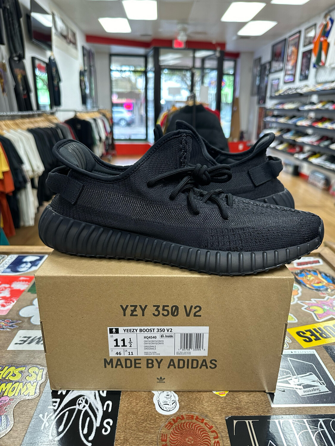 DS Adidas Yeezy Boost 350 V2 Onyx (2022/2023) Size 11.5