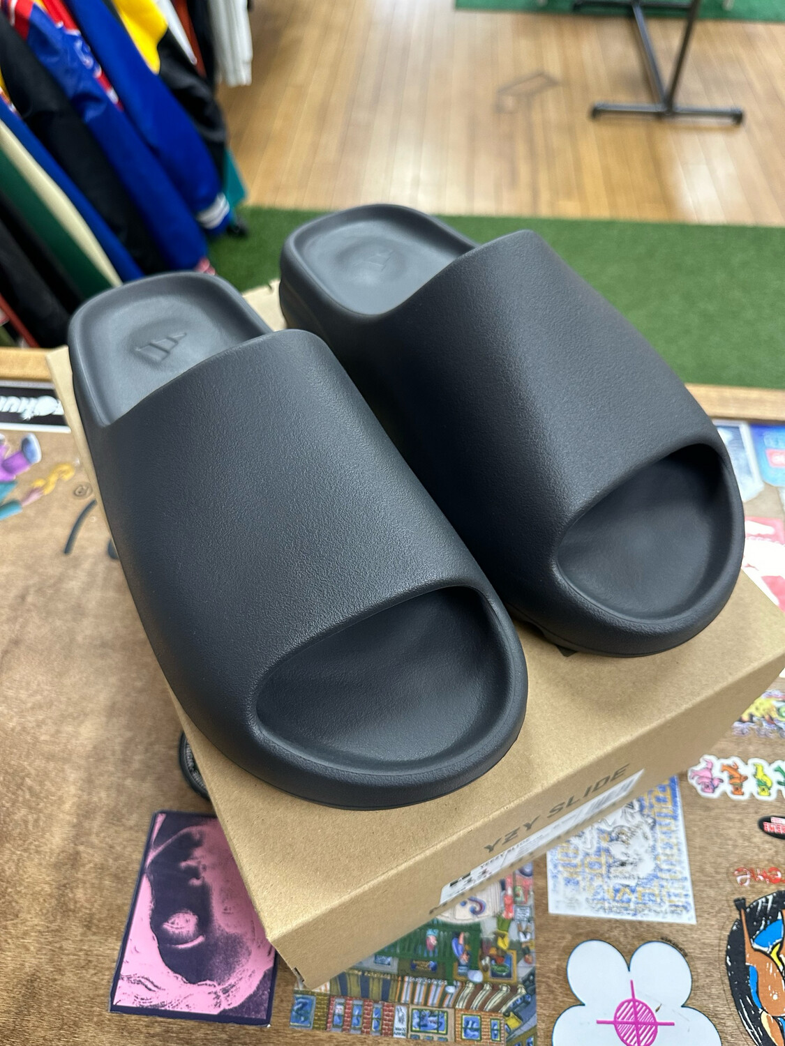 DS Adidas Yeezy Slide Onyx (2022/2023) Size 11