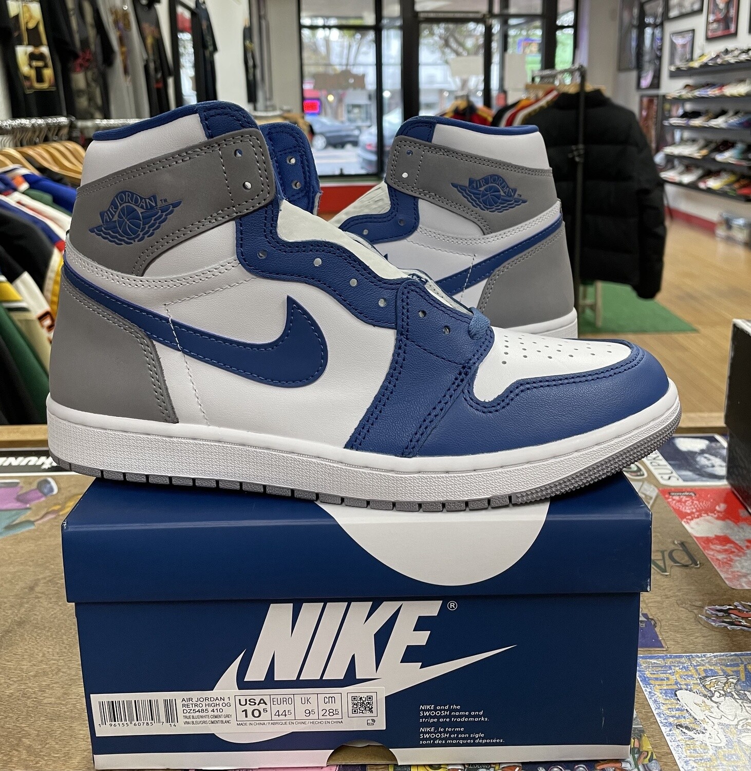 DS Jordan 1 Retro High OG True Blue Size 10.5