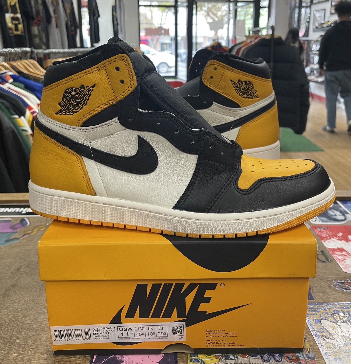 DS Jordan 1 Retro High OG Taxi Size 11.5