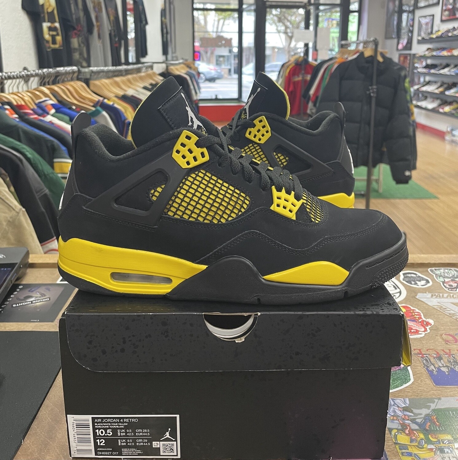 Pre Owned Jordan 4 Retro Thunder Size 10.5