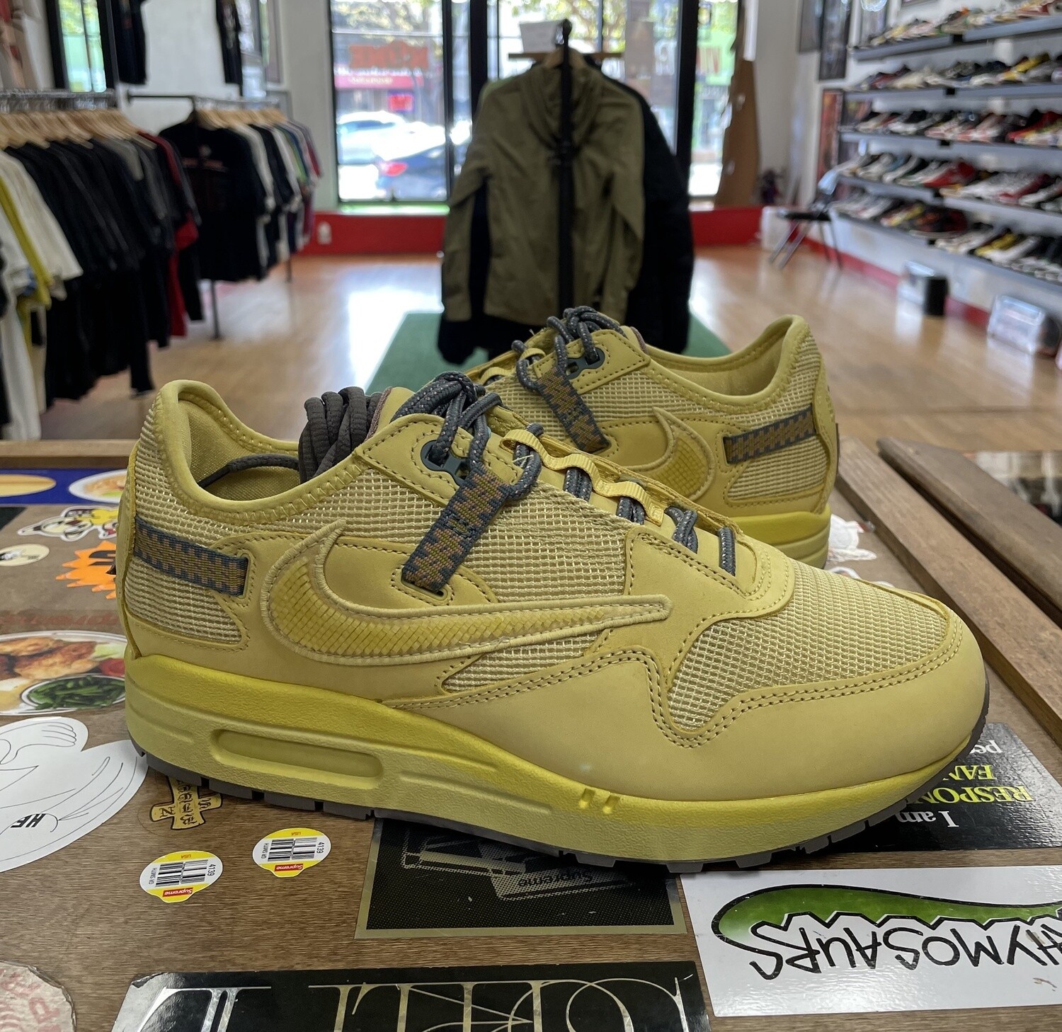 DS Nike Air Max 1 Travis Scott Cactus Jack Saturn Gold Size 8 (No Box)