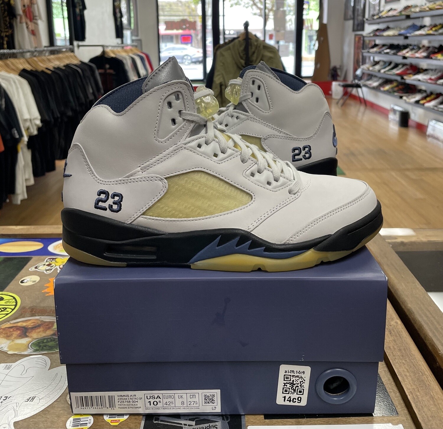 DS (Tried On)Jordan 5 Retro A Ma Maniere Dawn Size 10.5W