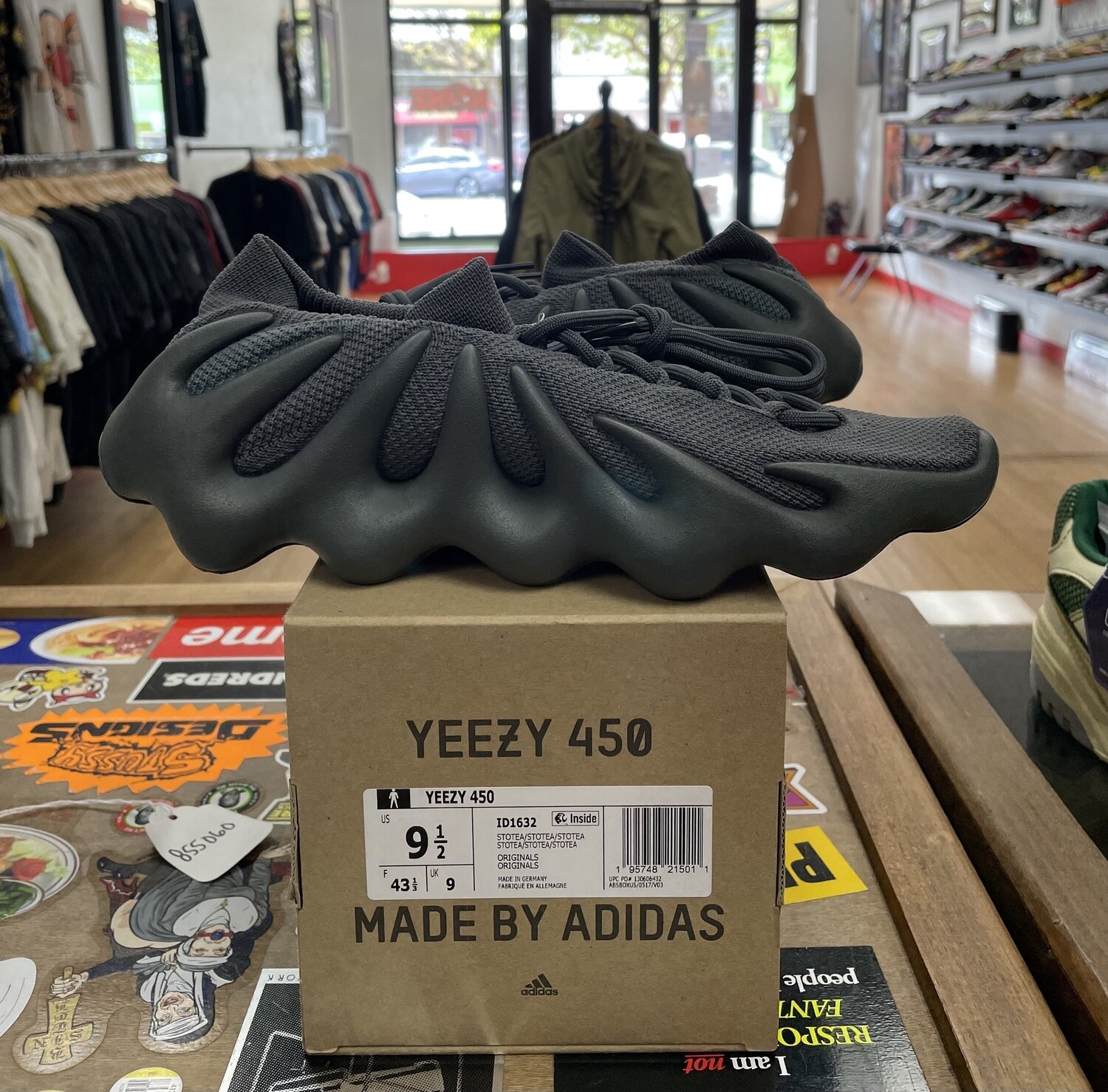 DS Adidas Yeezy 450 Stone Teal Size 9.5